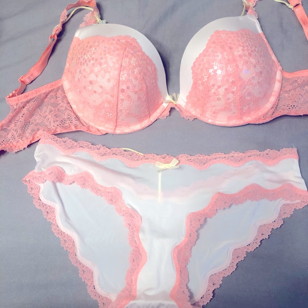 Victoria secret bra and panty set